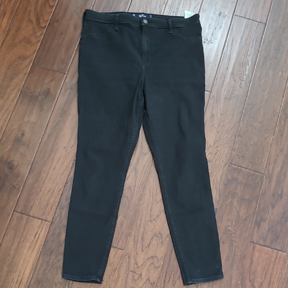 Hollister Black Ultra High-Rise Jean Leggings size 17R (33x28)